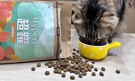 Hyperr超躍無穀飼料．主動一再試吃馬上圈粉